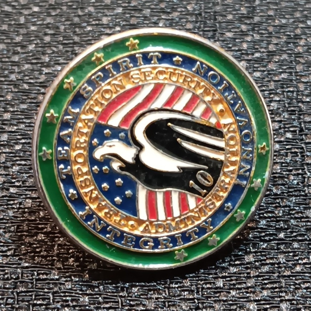 TSA Transportation Security Administration 10 Year Integrity Team Spirit Pin 1in